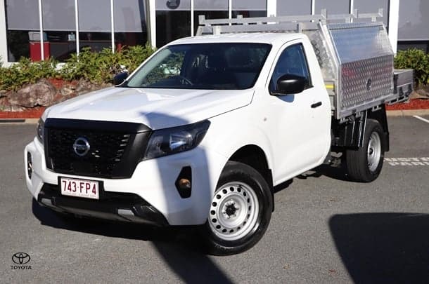 2022 Nissan Navara SL in White