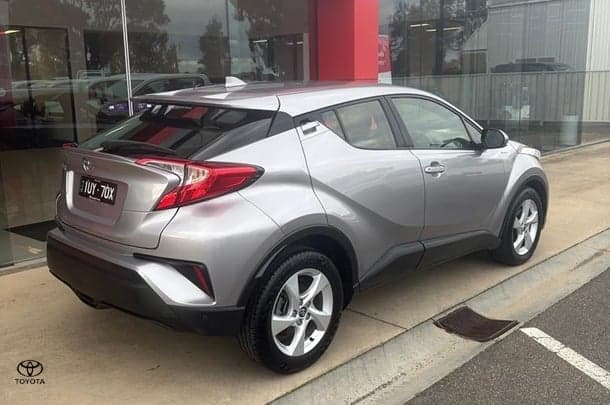 2017 Toyota C-HR Base in Silver