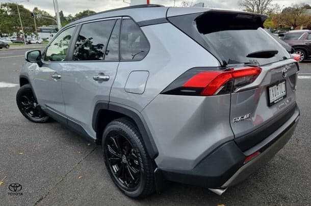 2023 Toyota RAV4 Cruiser in Silver