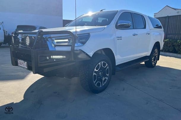 2021 Toyota Hilux SR5 in White
