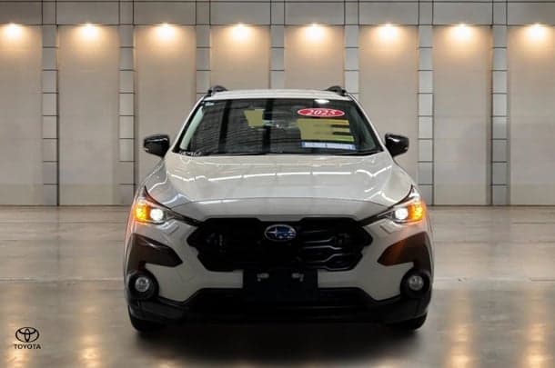 2025 Subaru Crosstrek 2.0L in White