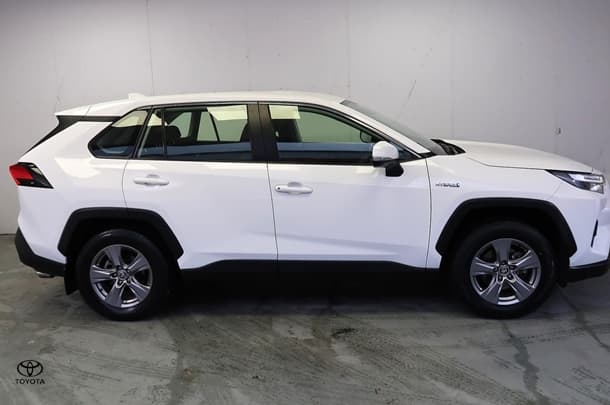 2024 Toyota RAV4 GX in White