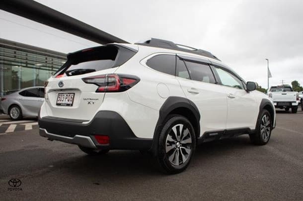 2025 Subaru Outback AWD Touring XT in White