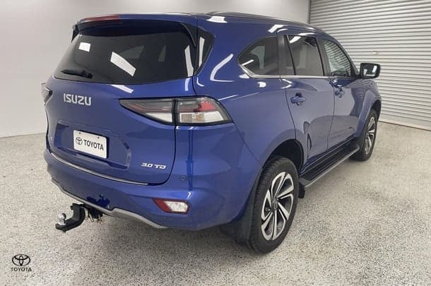 2021 Isuzu MU-X LS-T in Blue