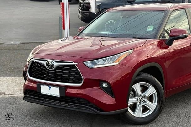 2024 Toyota Kluger GX in Red