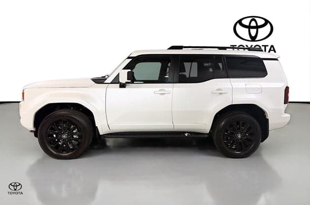 2025 Toyota Landcruiser Prado Kakadu in White