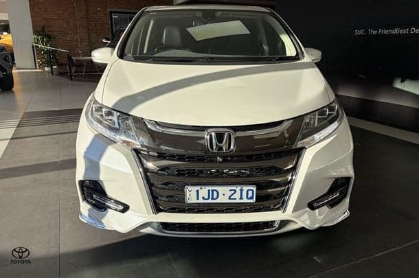 2019 Honda Odyssey VTi-L in White