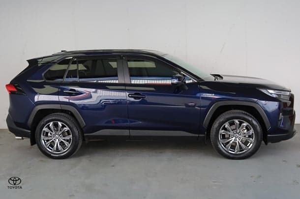 2022 Toyota RAV4 GXL in Blue