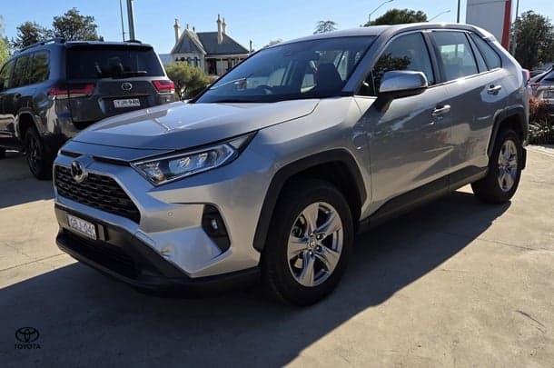 2022 Toyota RAV4 GX in Silver