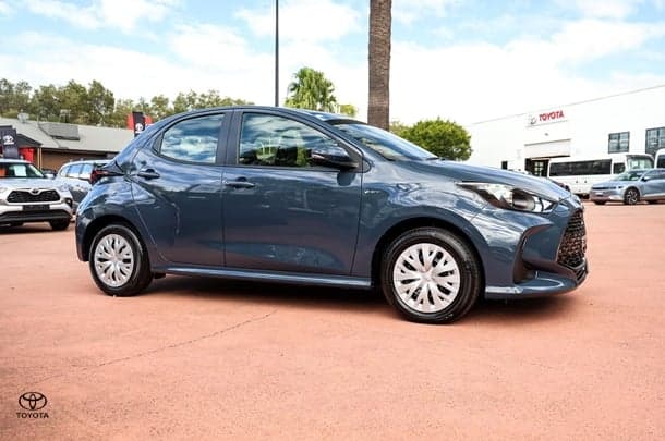 2024 Toyota Yaris Ascent Sport in Grey