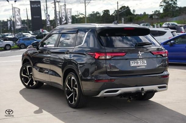 2024 Mitsubishi Outlander Aspire in Grey