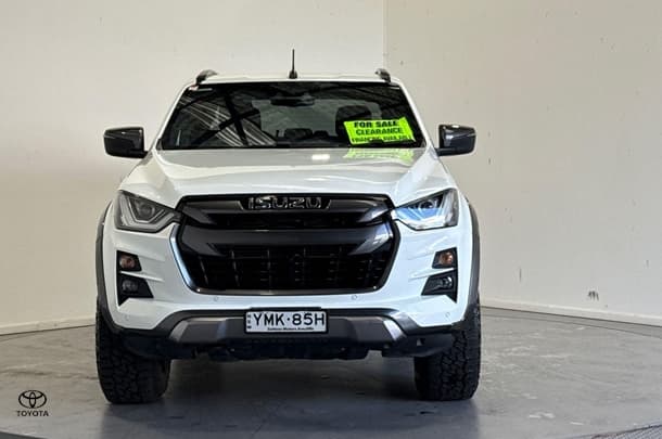 2022 Isuzu D-MAX X-TERRAIN in White