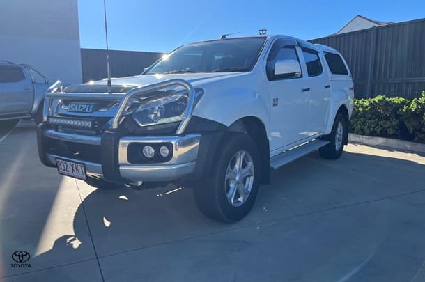 2017 Isuzu D-MAX LS-M in White