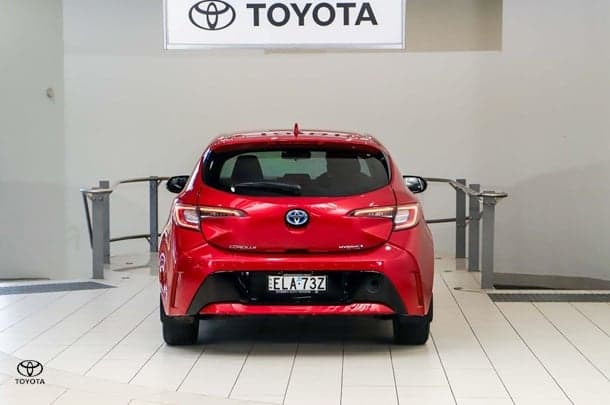 2020 Toyota Corolla Ascent Sport Hybrid in Red
