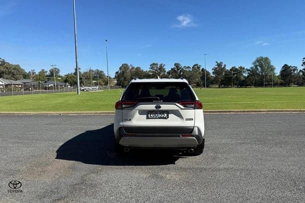 2022 Toyota RAV4 Cruiser in White