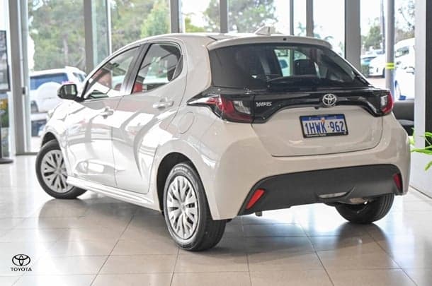 2023 Toyota Yaris Ascent Sport in White