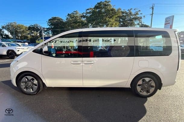 2023 Hyundai STARIA Base in White