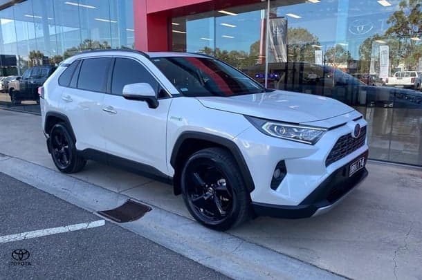 2019 Toyota RAV4 Cruiser in White