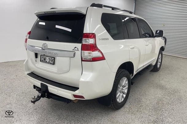 2017 Toyota Landcruiser Prado Altitude in White