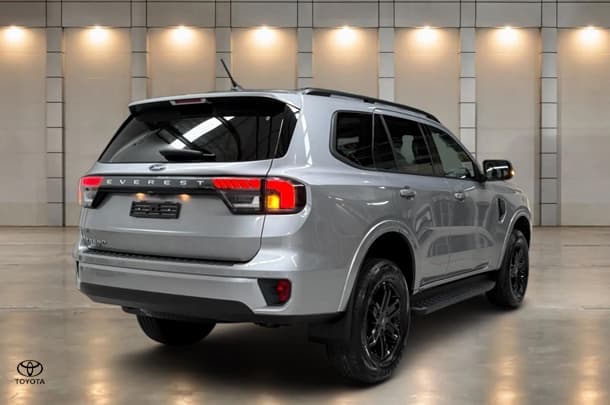 2024 Ford Everest Trend in Pink