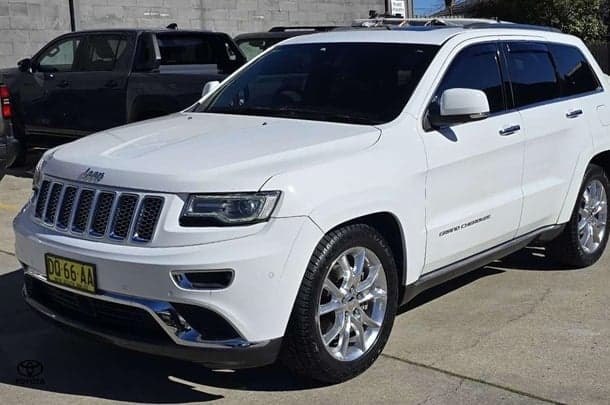 2013 Jeep Grand Cherokee Summit in White