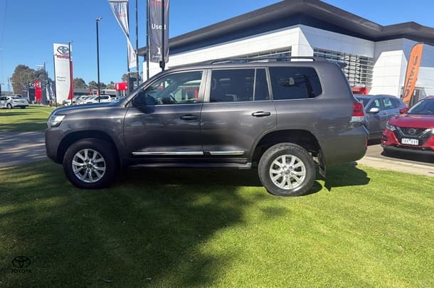 2018 Toyota Landcruiser Sahara in Grey