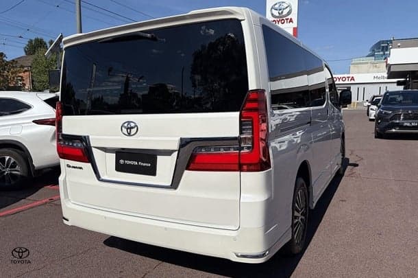2025 Toyota Granvia Standard in White