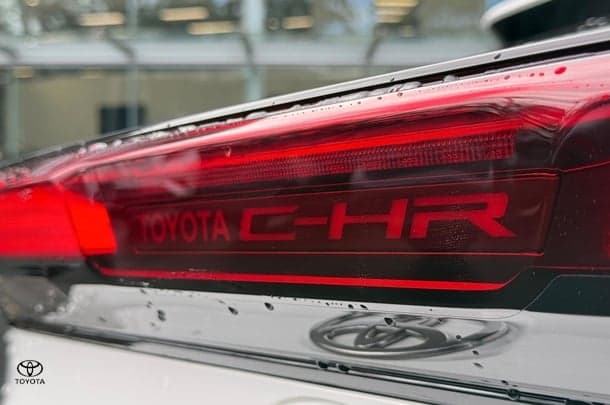 2024 Toyota C-HR GXL-2WD in White