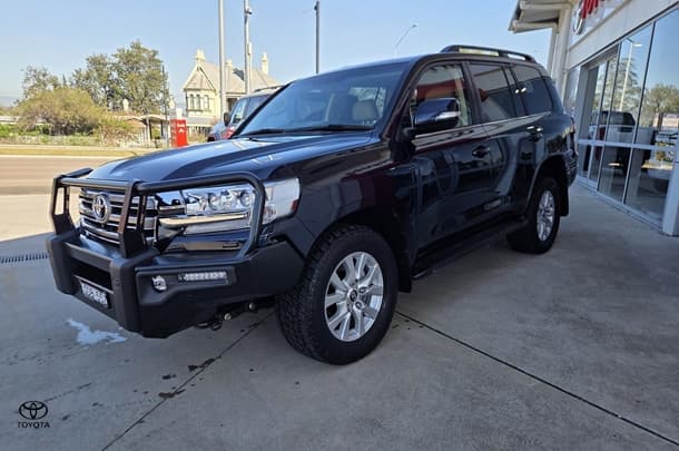 2019 Toyota Landcruiser VX in Blue
