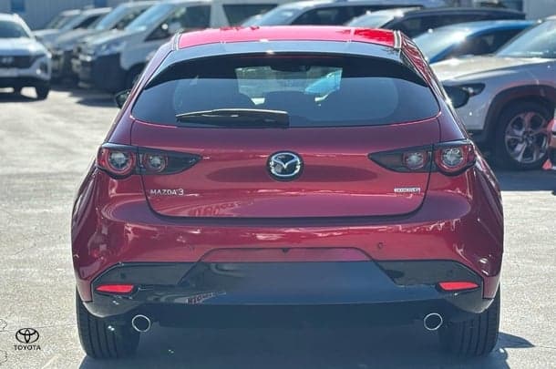 2024 Mazda 3 G20 Pure in Red