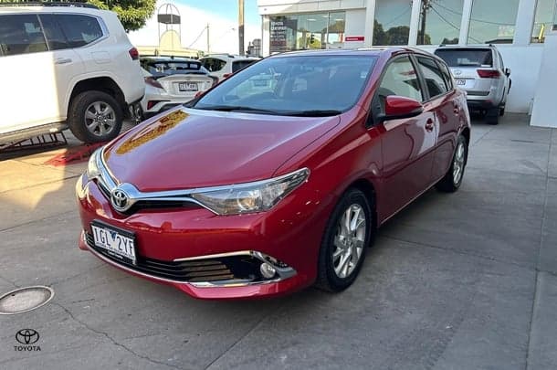 2015 Toyota Corolla Ascent Sport in Red