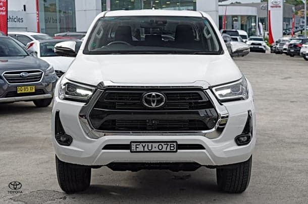 2023 Toyota Hilux SR5 in White