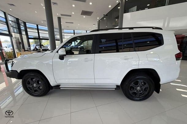 2024 Toyota Landcruiser GXL in White