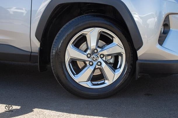2021 Toyota RAV4 GX in Silver