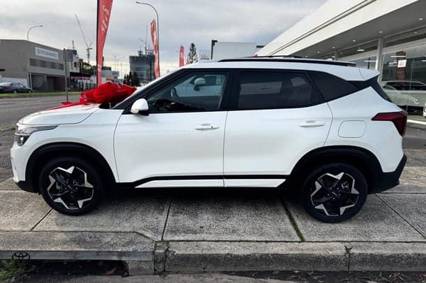 2022 Kia Seltos Sport+ in White