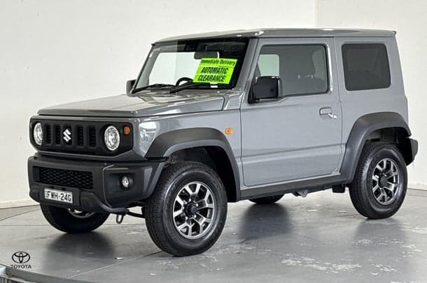 2022 Suzuki Jimny Base in Grey