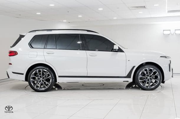 2023 BMW X7 xDrive40d M Sport in Brown