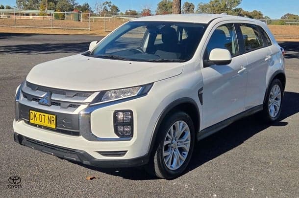 2024 Mitsubishi ASX ES in Polar White