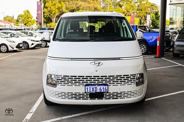 2022 Hyundai STARIA Highlander in White