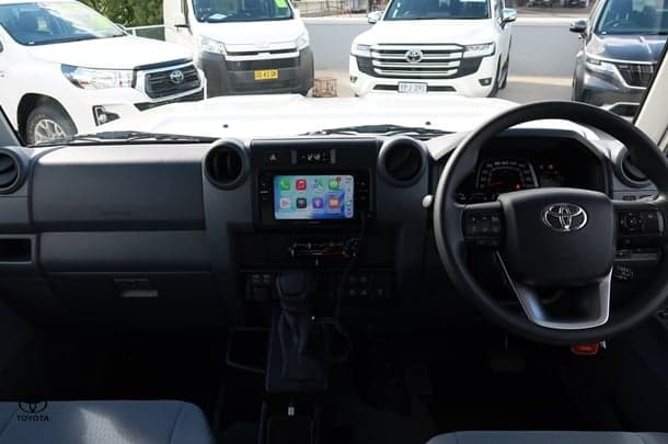 2025 Toyota Landcruiser GXL in White