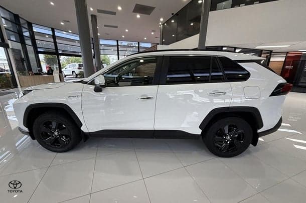 2020 Toyota RAV4 Cruiser-AWD in White