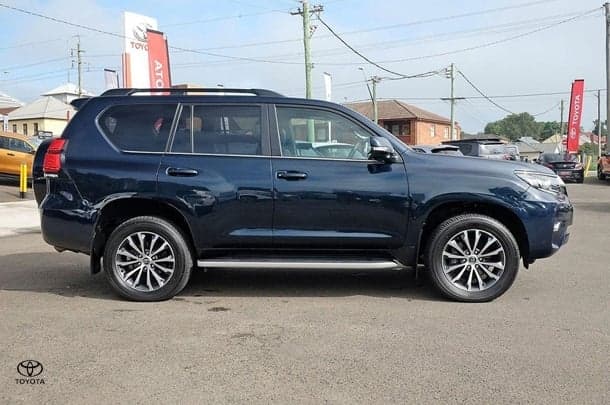 2023 Toyota Landcruiser Prado Kakadu in Black