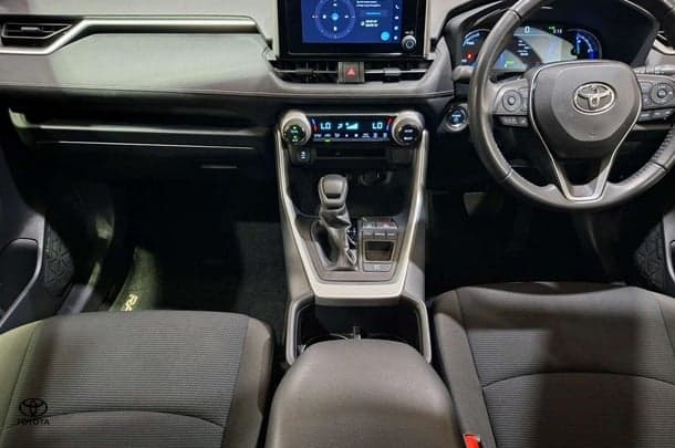 2023 Toyota RAV4 GX-2WD in White