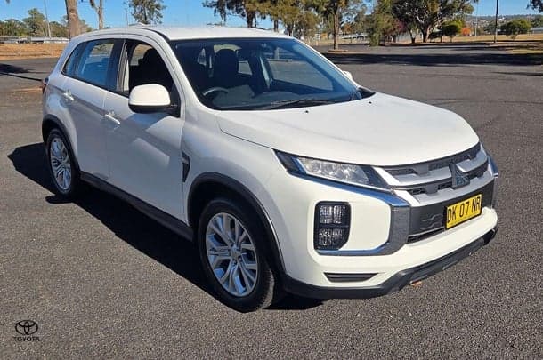 2024 Mitsubishi ASX ES in Polar White