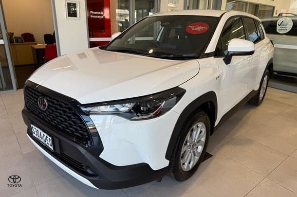 2025 Toyota Corolla Cross GX in White
