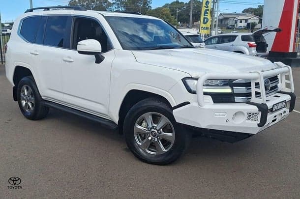 2022 Toyota Landcruiser VX in White
