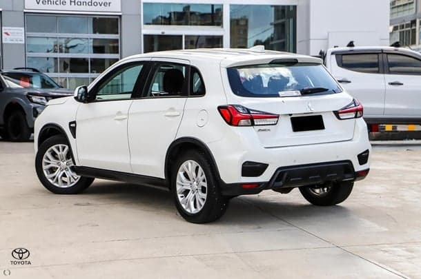 2024 Mitsubishi ASX ES in White
