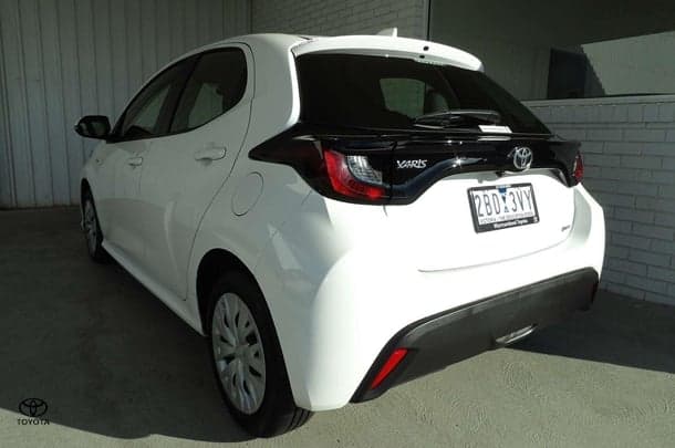 2024 Toyota Yaris Ascent Sport in White
