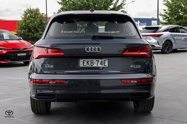 2019 Audi Q5 40 TDI sport in Grey