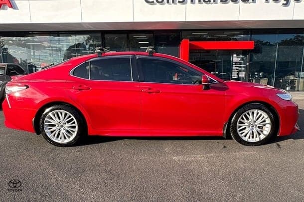 2019 Toyota Camry SL in Red